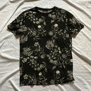 H&M Patterned Muscle Fit T-shirt